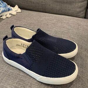 KIDS GAP slide on sneakers. Breathable. Mesh. Navy blue. Size 1.